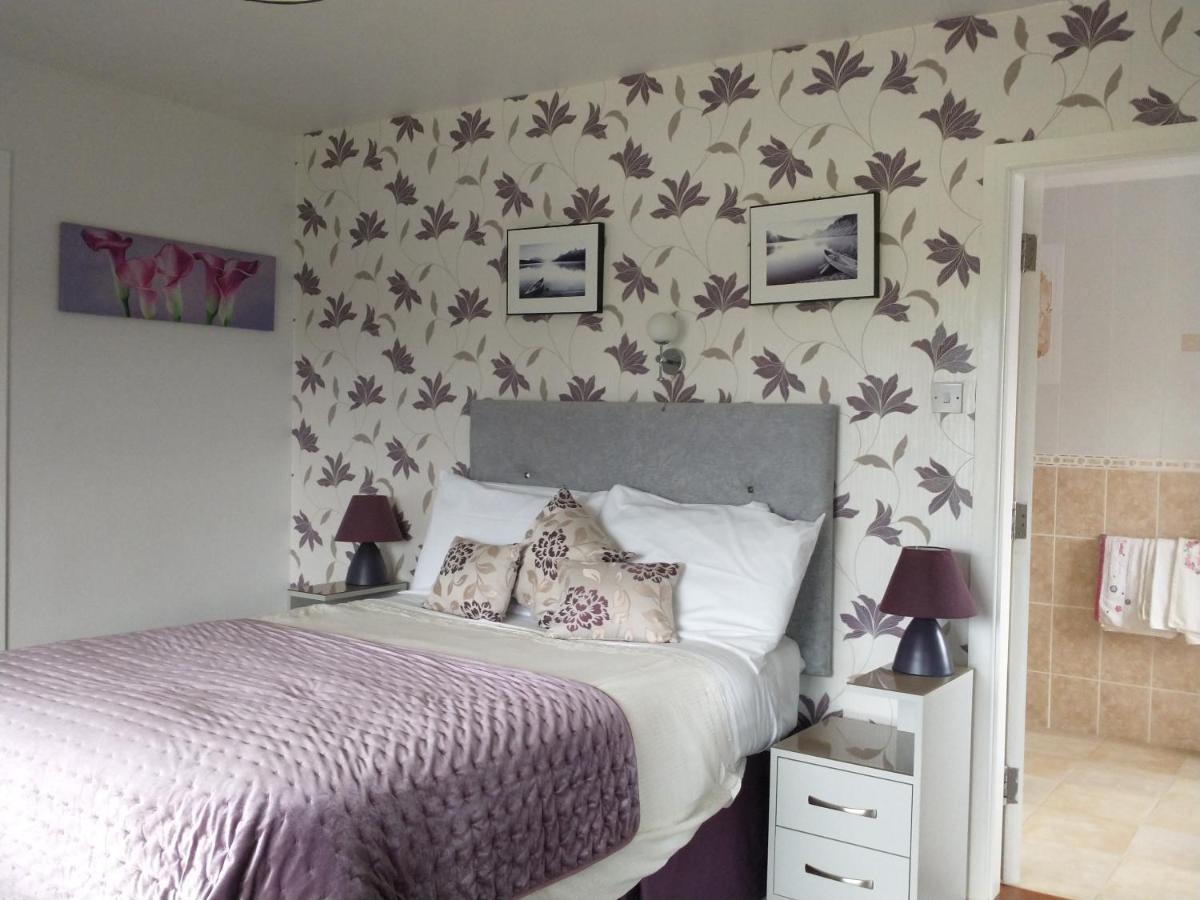 קיל איירן Shepherds Lodge B&B מראה חיצוני תמונה